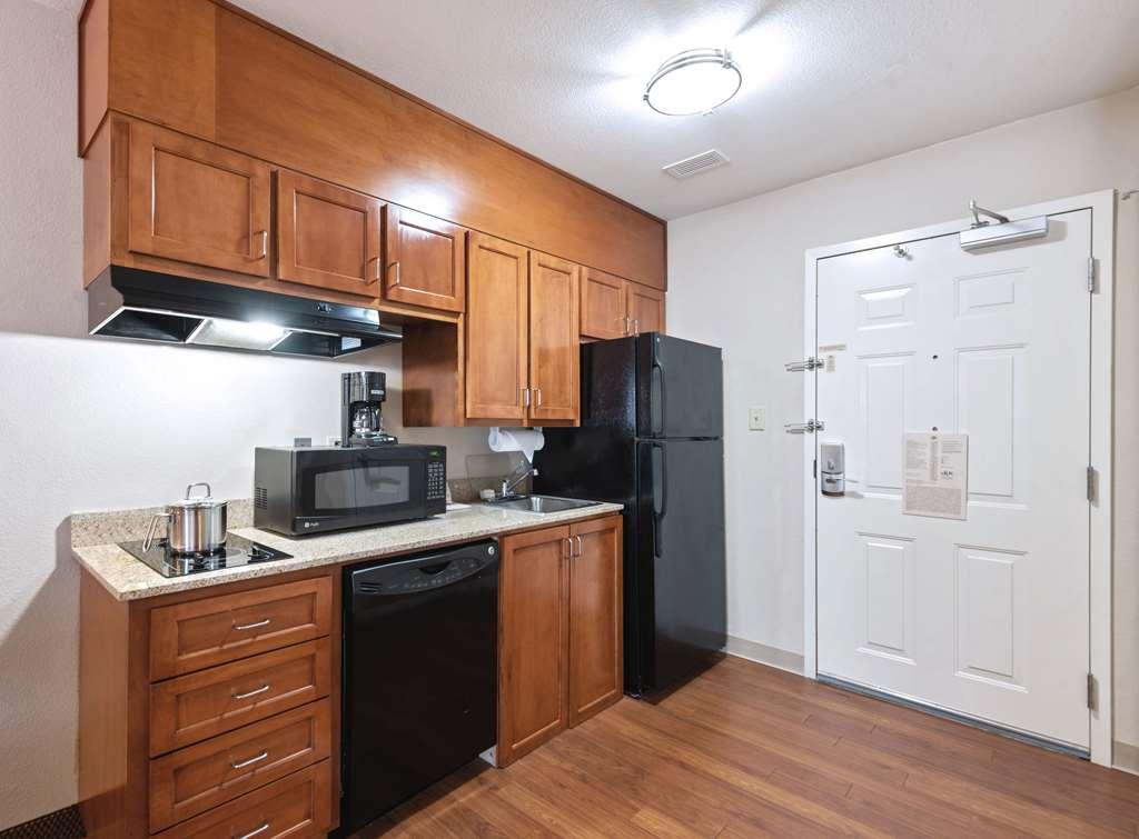 Extended Stay America Suites - Houston - Kingwood Room photo